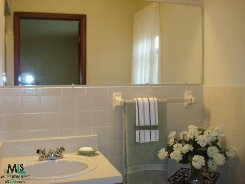 15184 Raphael Terrace Warren, MI 48088 - Photo 9 of 11 372590-8.JPG
