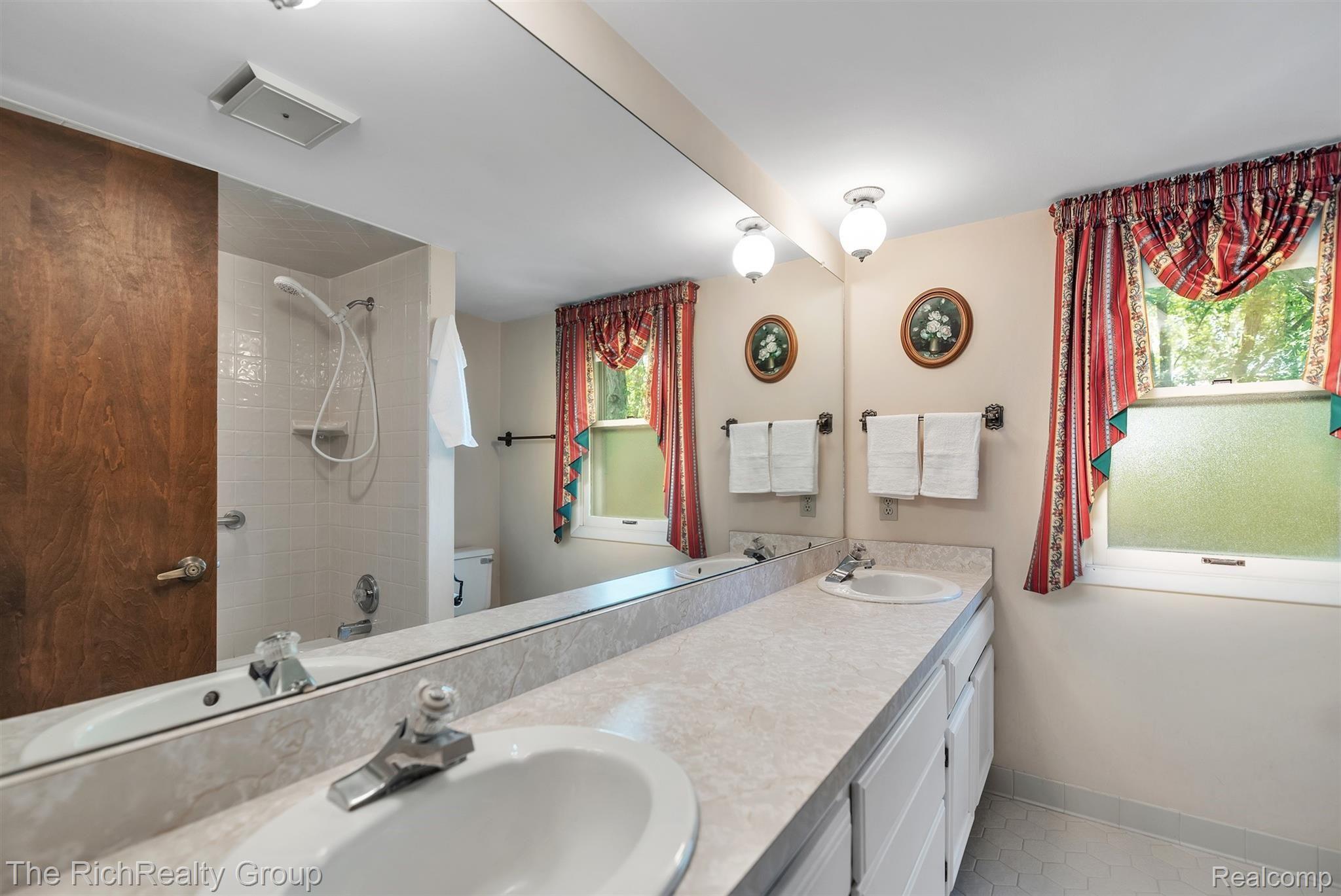 12176 Wildwing Road Plymouth, MI 48170 - Photo 20 of 33 30-12176-Wildwing-Rd-WindowStill-Re.jpg