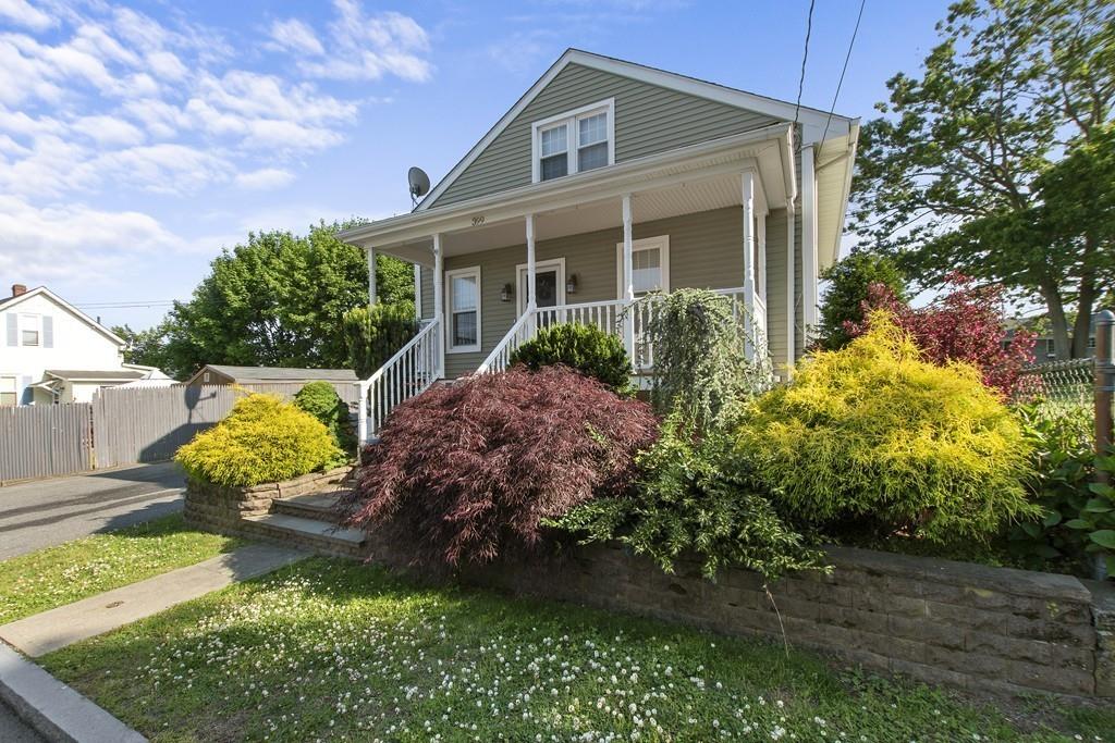 399 Grattan Street Fall River, MA 02721 - Photo 1 of 24 Gallery Image 1