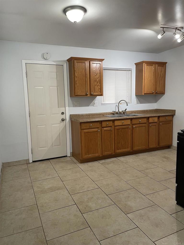1210-16 Helix Street Spring Valley, CA 91977 - Photo 15 of 36 Gallery Image 15