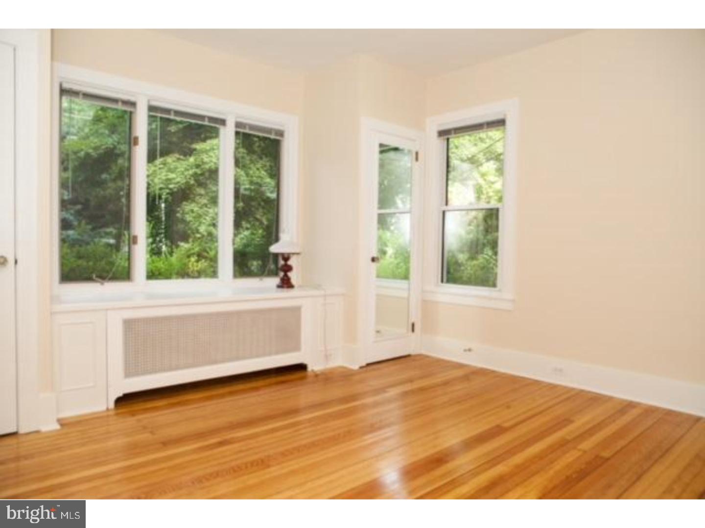 142 Sproul Road Malvern, PA 19355 - Photo 4 of 24 Living Room