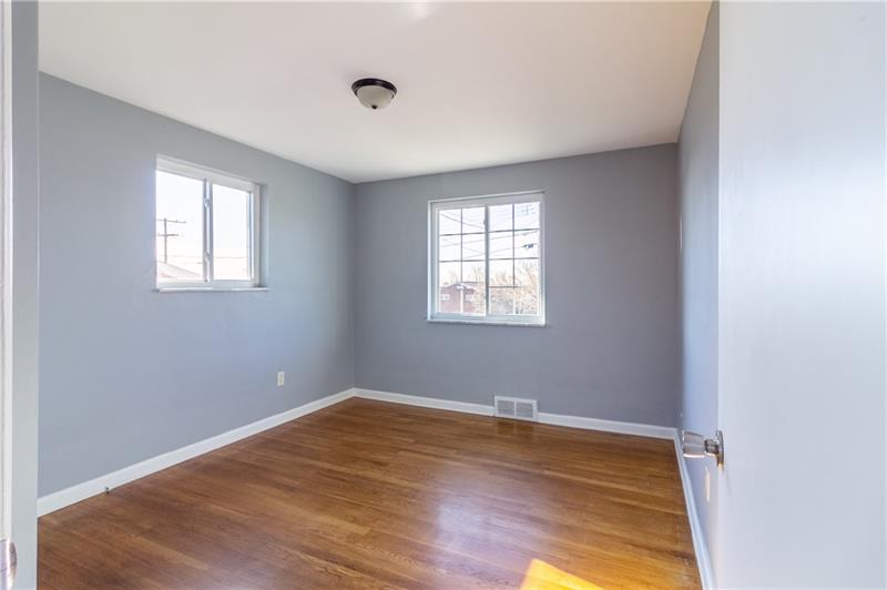 859 Lindsay Road Carnegie, PA 15106 - Photo 15 of 25 Gallery Image 15