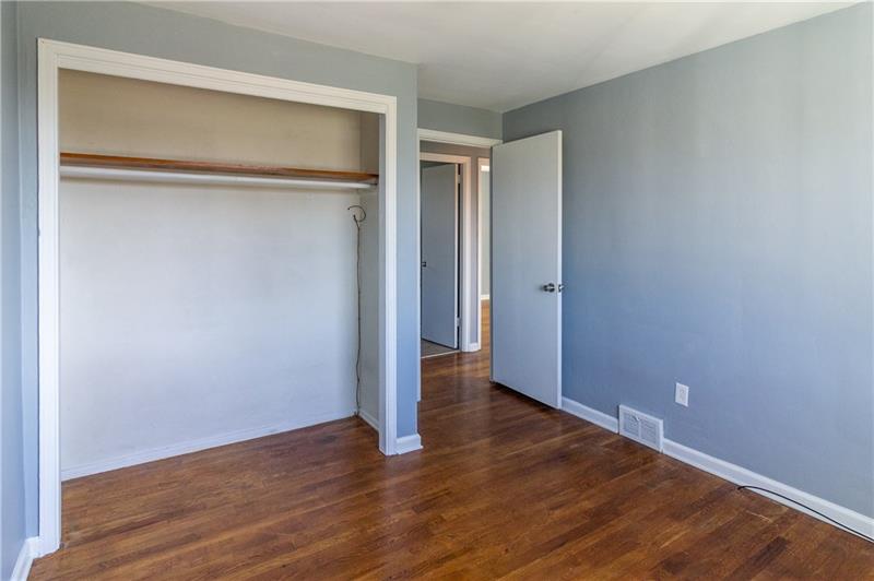 859 Lindsay Road Carnegie, PA 15106 - Photo 17 of 25 Gallery Image 17