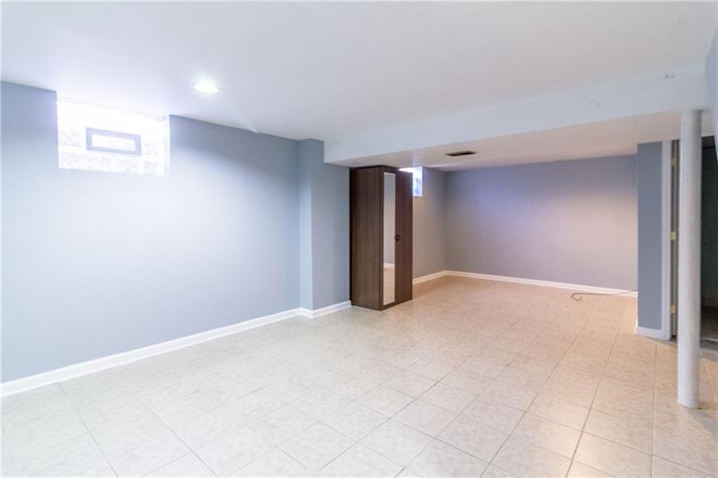 859 Lindsay Road Carnegie, PA 15106 - Photo 21 of 25 Gallery Image 21