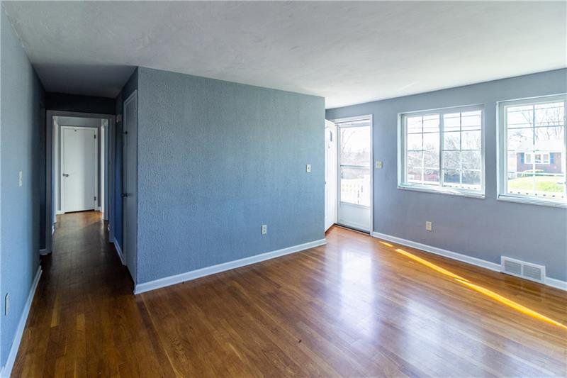 859 Lindsay Road Carnegie, PA 15106 - Photo 6 of 25 Gallery Image 6