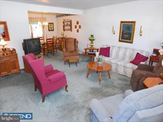 108 Pinetown Road Norristown, PA 19403 - Photo 2 of 6 Living Room
