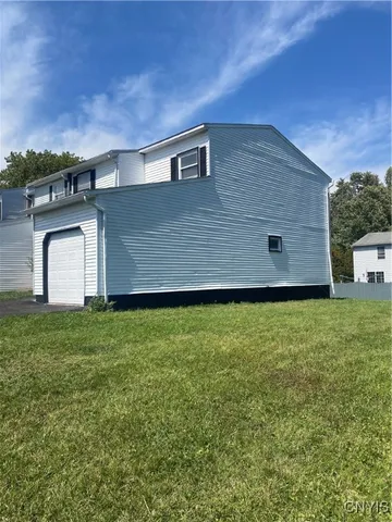 $209,000 | 8050 Lucas Drive, Unit B, Clay, NY 13041