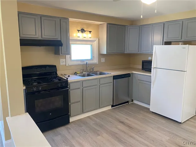 $209,000 | 8050 Lucas Drive, Unit B, Clay, NY 13041