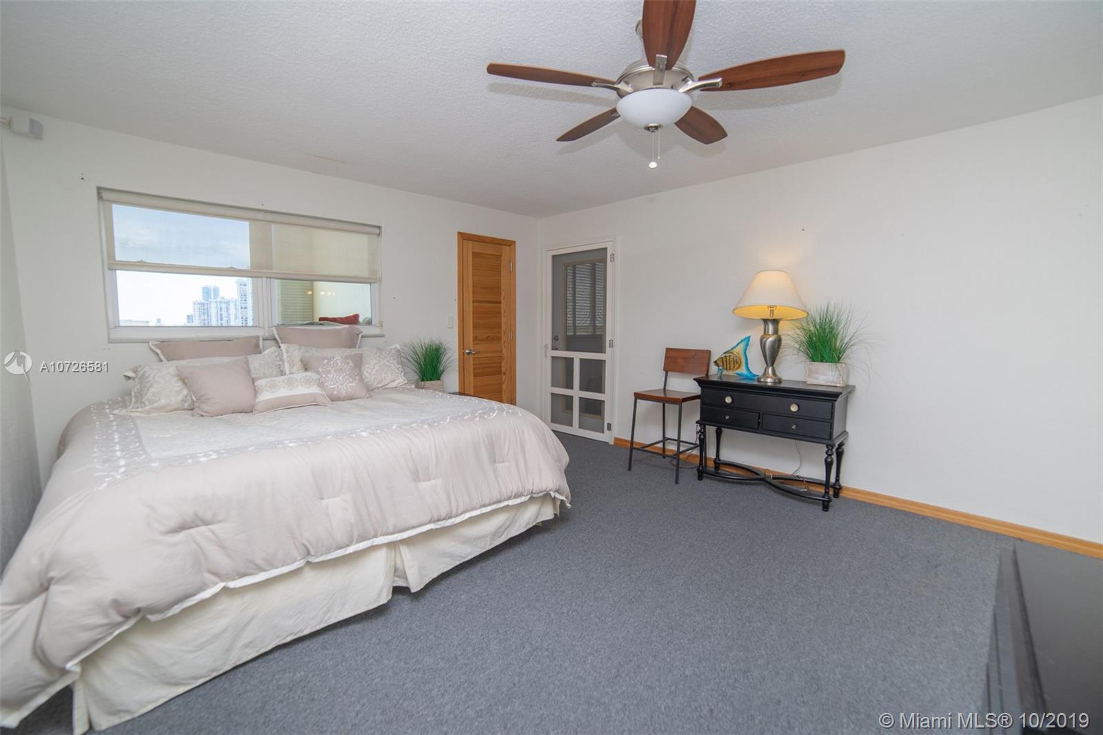 320 South Surf Road, Unit 701 Hollywood, FL 33019 - Photo 15 of 32