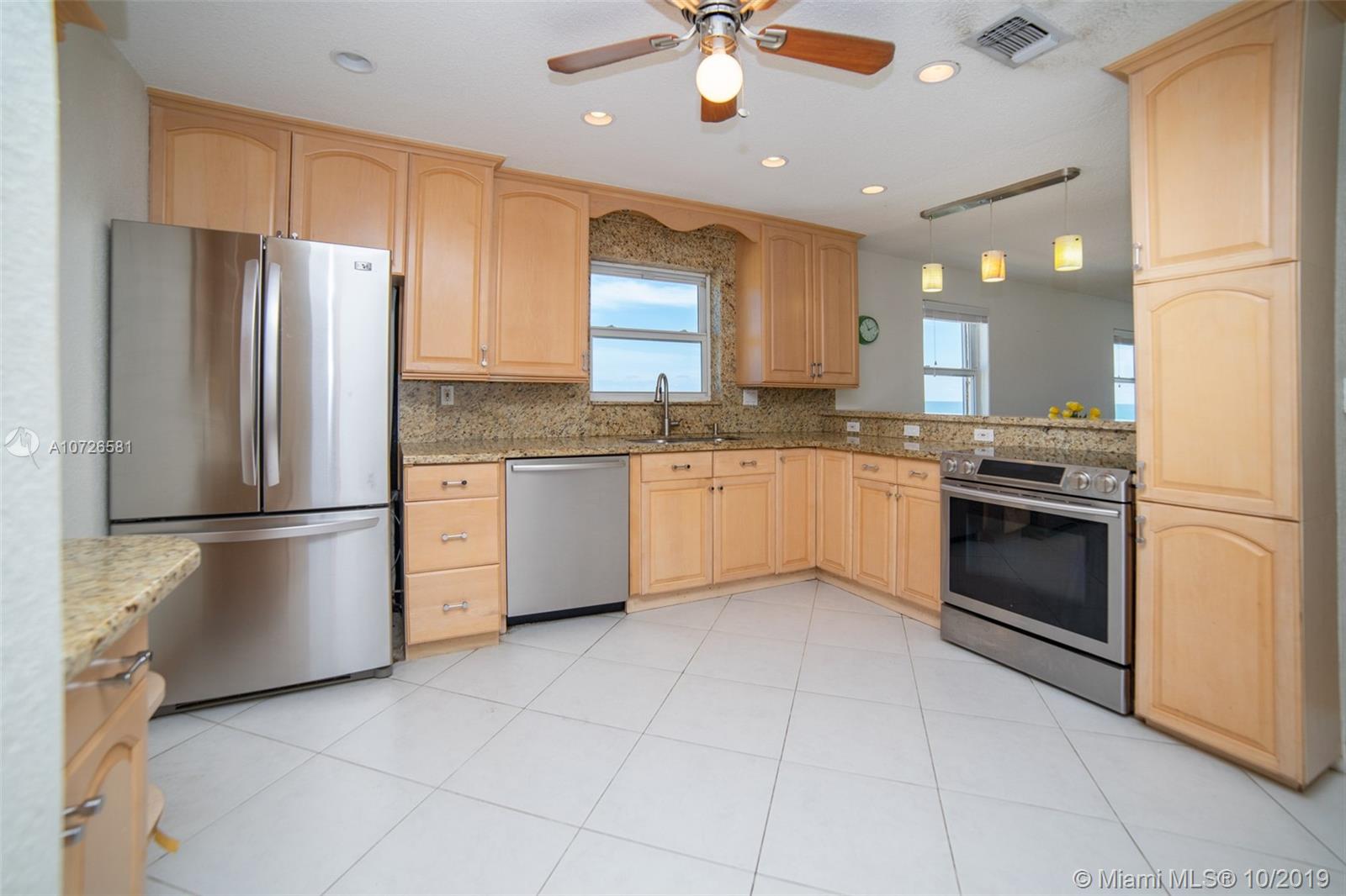 320 South Surf Road, Unit 701 Hollywood, FL 33019 - Photo 6 of 32