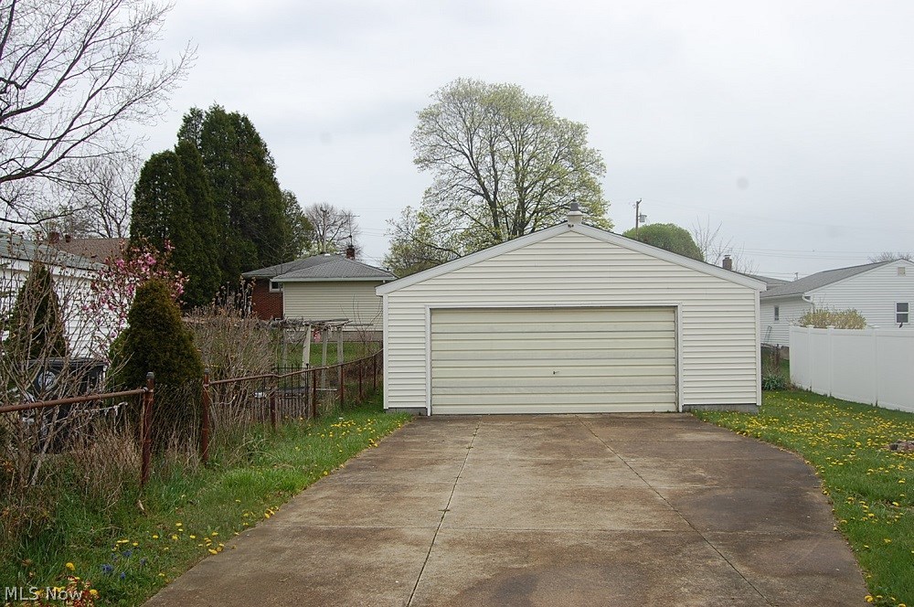 533 Stanley Road Akron, OH 44312 - Photo 2 of 13