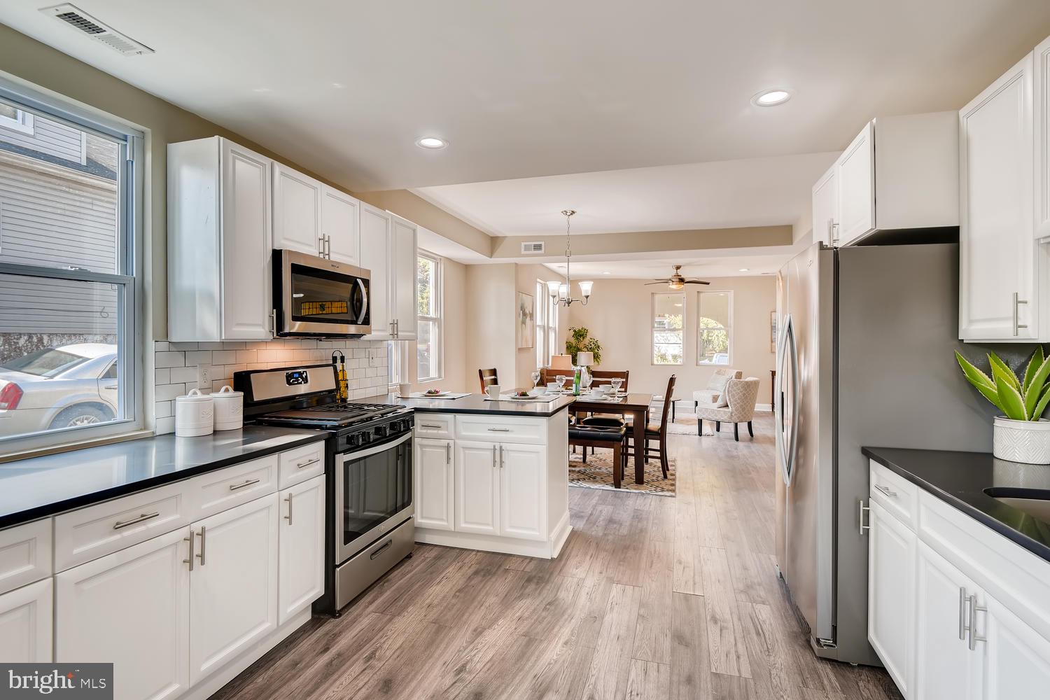 4026 Ridgecroft Road Baltimore, MD 21206 - Photo 10 of 33