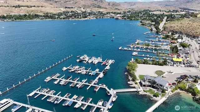 a view of building with yard