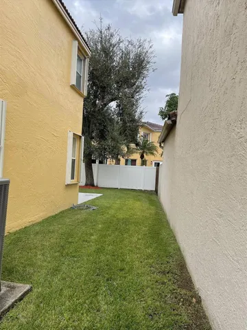 $3,500 | 191 Northwest 152nd Lane, Pembroke Pines, FL 33028