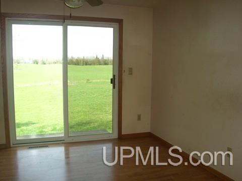 3016 18th Road Escanaba, MI 49829 - Photo 5 of 17