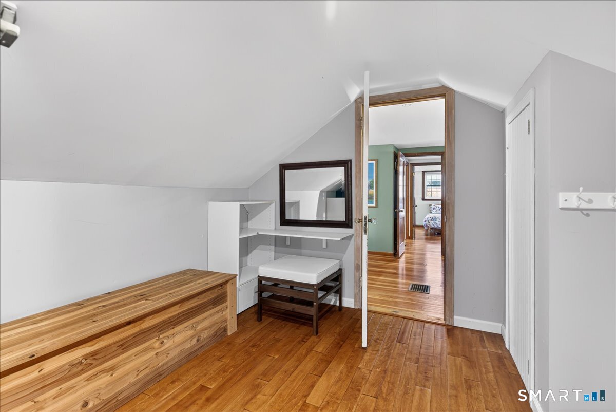 203 Burroughs Road Fairfield, CT 06824 - Photo 17 of 31