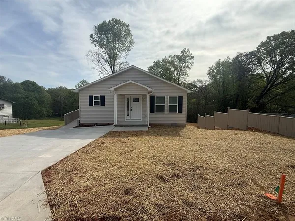 $194,000 | 909 Eleanor Drive, Lexington, NC 27295