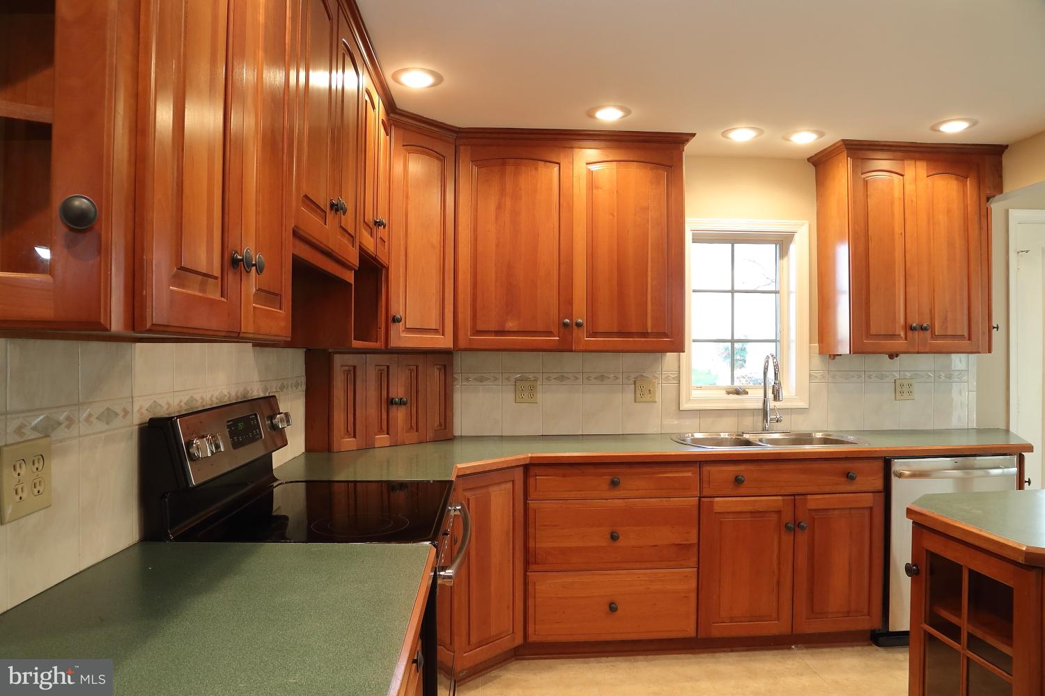 1535 Windsor Road Red Lion, PA 17356 - Photo 2 of 41 Gallery Image 2