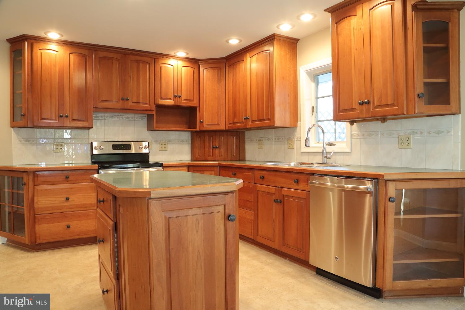 1535 Windsor Road Red Lion, PA 17356 - Photo 5 of 41 Gallery Image 5