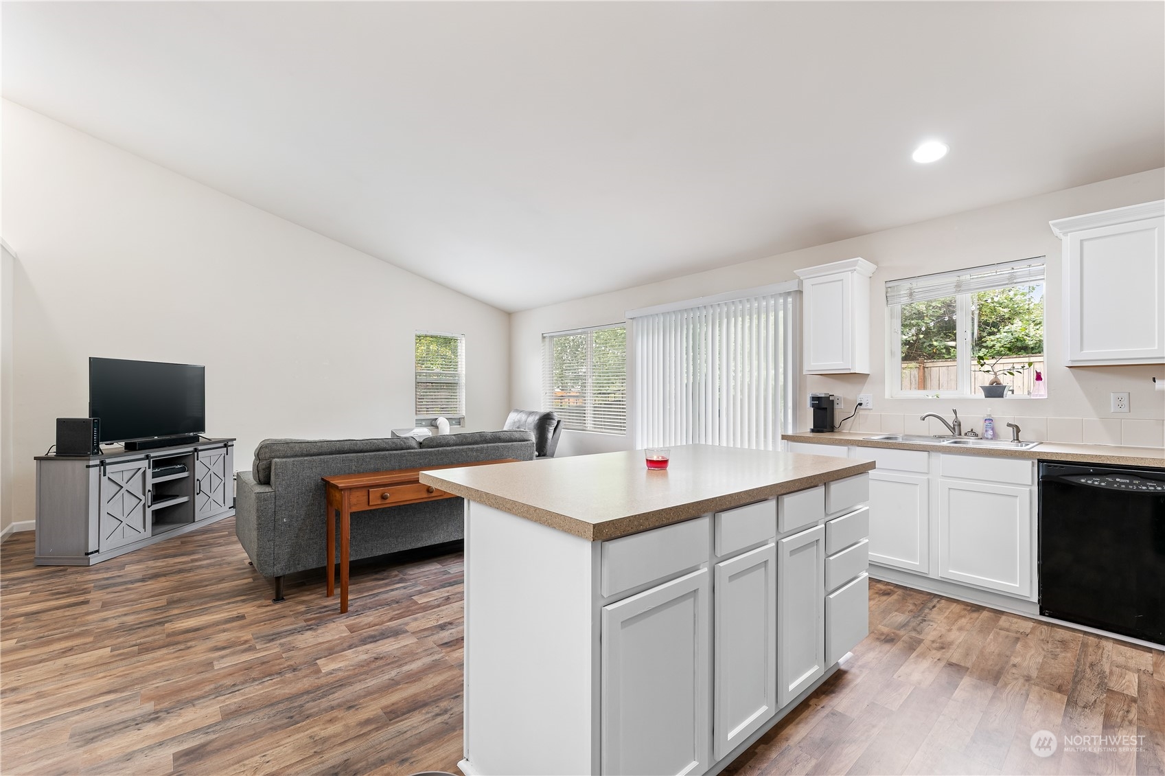 4313 Roxanna Loop Southeast Lacey, WA 98503 - Photo 11 of 30 Gallery Image 11
