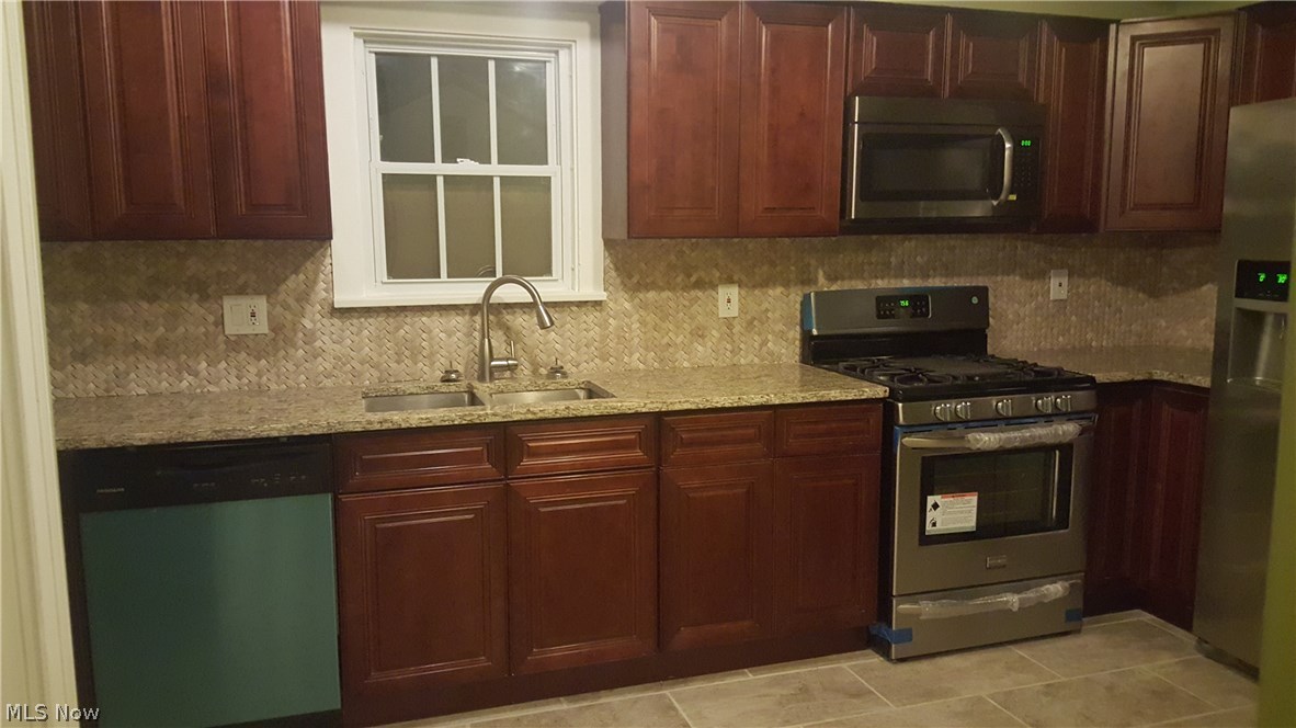 3005 Becket Road Cleveland, OH 44120 - Photo 5 of 21