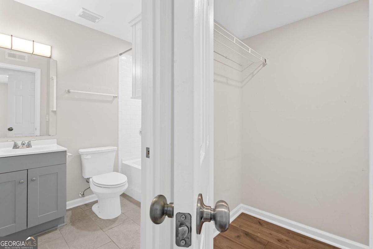 1166 Booth Road Southwest, Unit 407 Marietta, GA 30008 - Photo 15 of 18