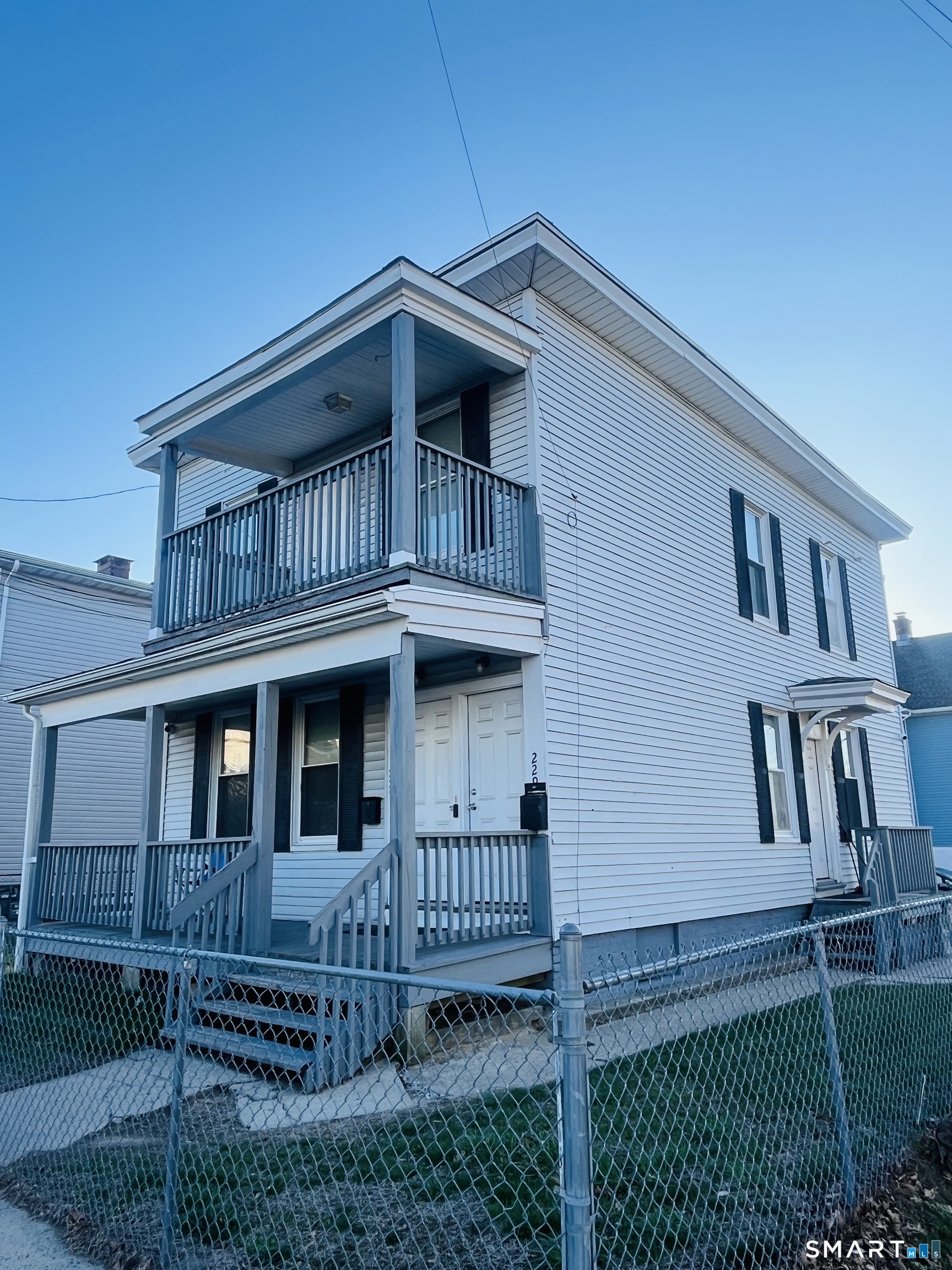 227 Newfield Avenue Bridgeport, CT 06607 - Photo 2 of 15