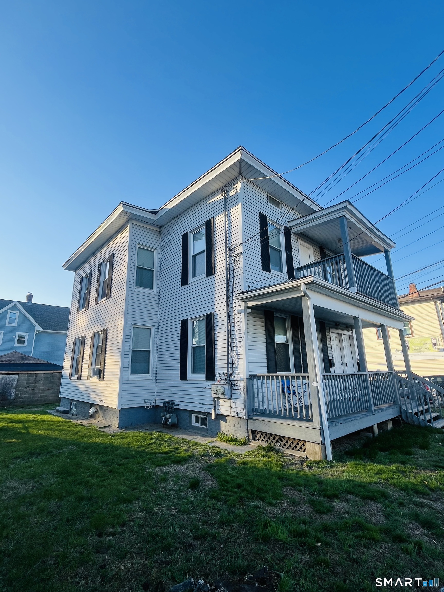 227 Newfield Avenue Bridgeport, CT 06607 - Photo 3 of 15