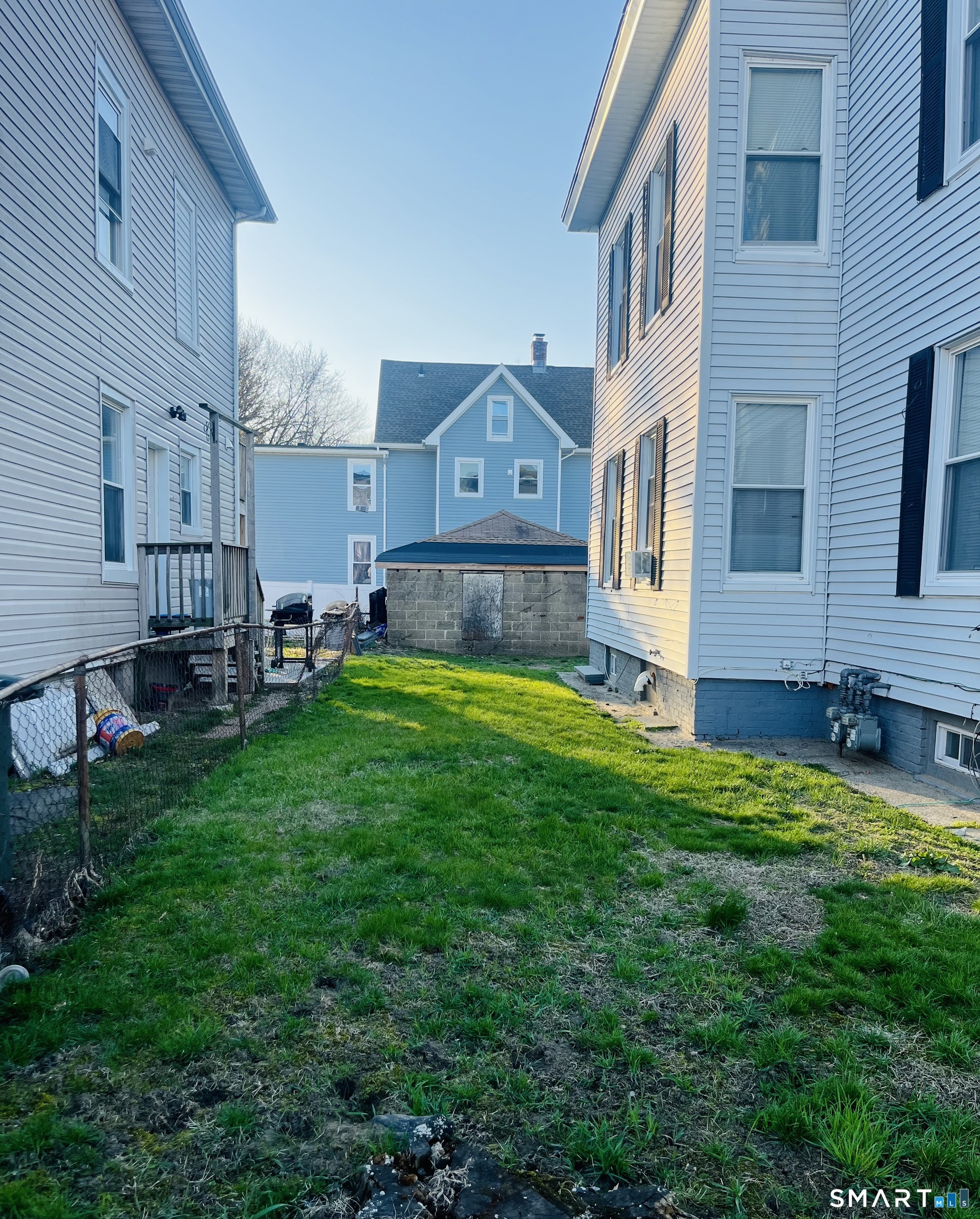 227 Newfield Avenue Bridgeport, CT 06607 - Photo 4 of 15