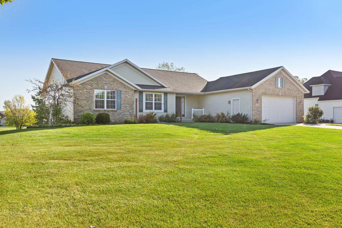 8296 Golfside Drive Jenison, MI 49428 - Photo 5 of 39 IMG_1002