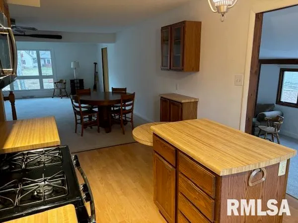 $248,900 | 15296 Magnolia, Girard, IL 62640