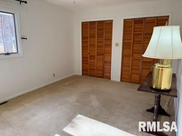 $248,900 | 15296 Magnolia, Girard, IL 62640