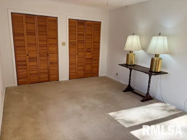 $259,900 | 15296 Magnolia, Girard, IL 62640