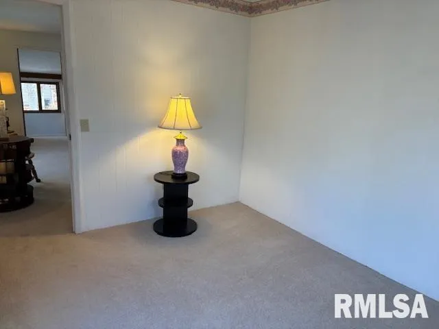 $264,500 | 15296 Magnolia, Girard, IL 62640