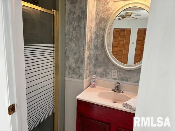 $248,900 | 15296 Magnolia, Girard, IL 62640