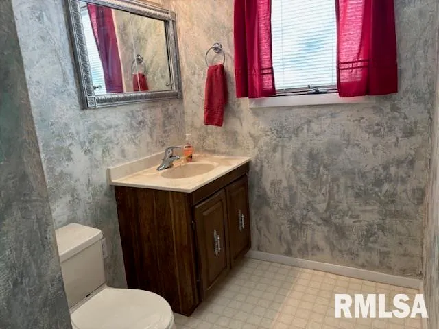 $264,500 | 15296 Magnolia, Girard, IL 62640