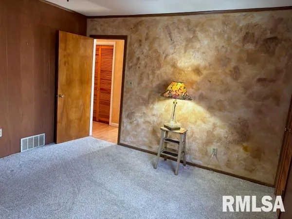 $248,900 | 15296 Magnolia, Girard, IL 62640