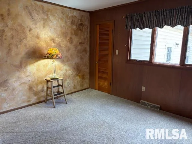 $264,500 | 15296 Magnolia, Girard, IL 62640