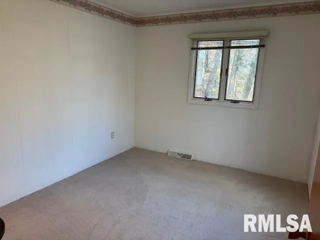 $264,500 | 15296 Magnolia, Girard, IL 62640