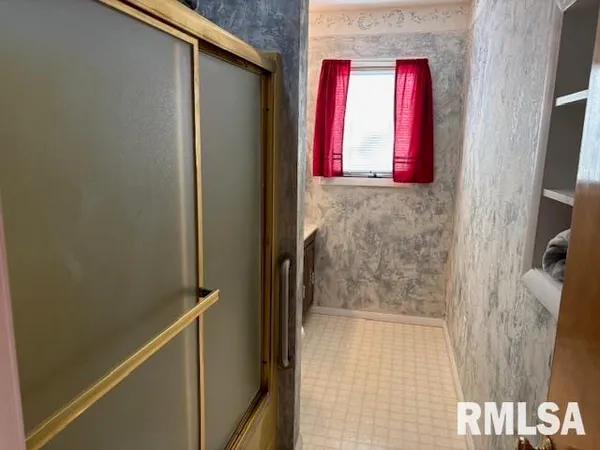 $248,900 | 15296 Magnolia, Girard, IL 62640