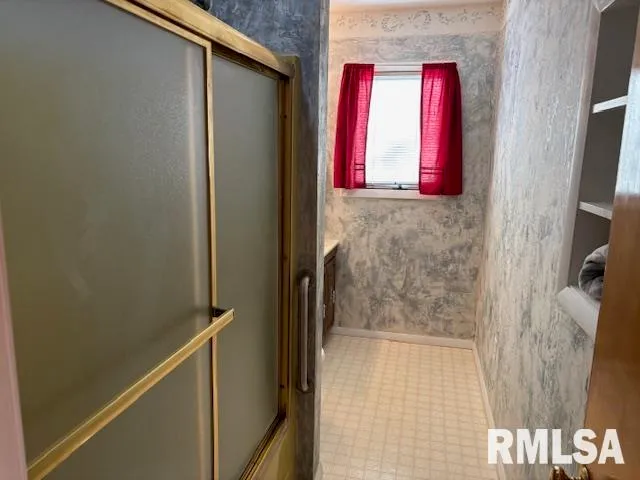 $264,500 | 15296 Magnolia, Girard, IL 62640