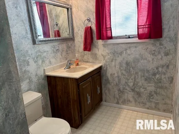 $248,900 | 15296 Magnolia, Girard, IL 62640