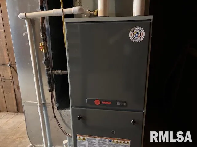 $264,500 | 15296 Magnolia, Girard, IL 62640