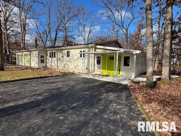 $248,900 | 15296 Magnolia, Girard, IL 62640