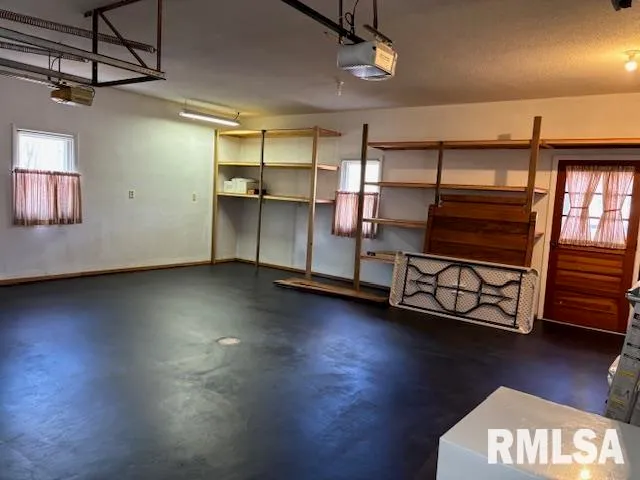 $264,500 | 15296 Magnolia, Girard, IL 62640