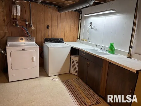 $248,900 | 15296 Magnolia, Girard, IL 62640