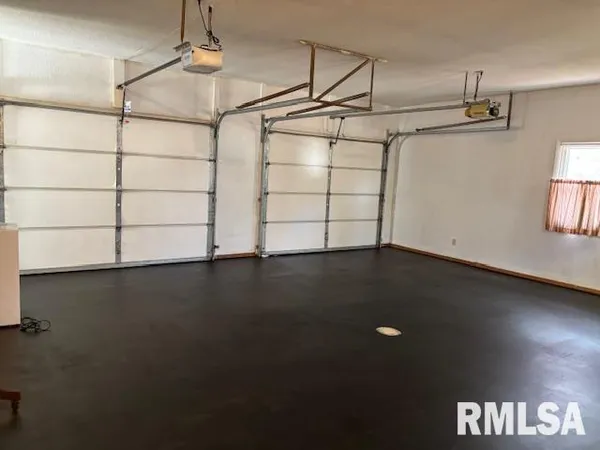 $248,900 | 15296 Magnolia, Girard, IL 62640