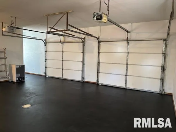 $248,900 | 15296 Magnolia, Girard, IL 62640