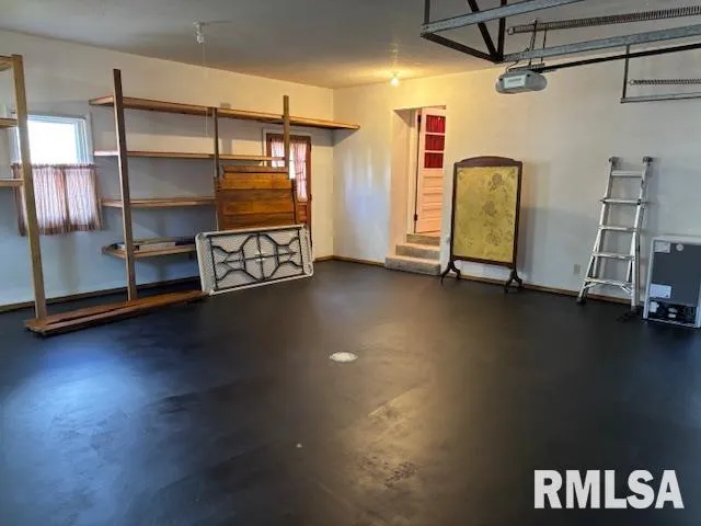 $264,500 | 15296 Magnolia, Girard, IL 62640