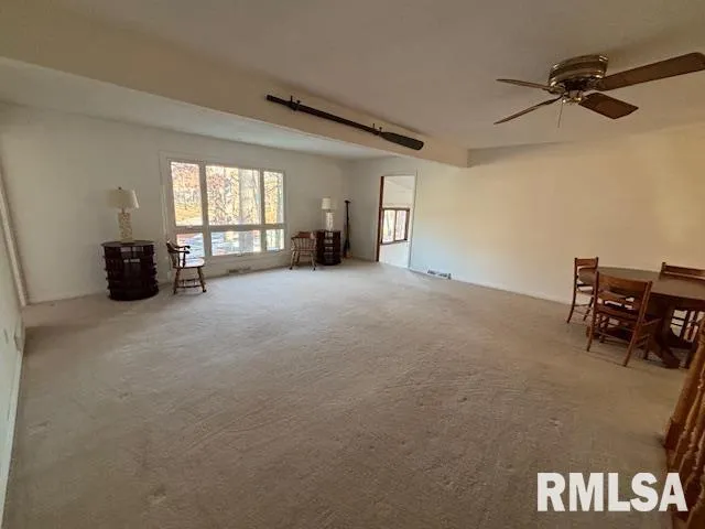 $264,500 | 15296 Magnolia, Girard, IL 62640